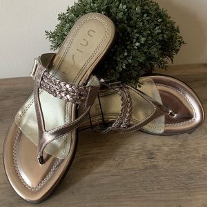 Unisa sandals